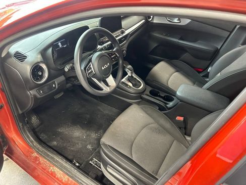 Used 2022 Kia Forte LXS FWD image 3
