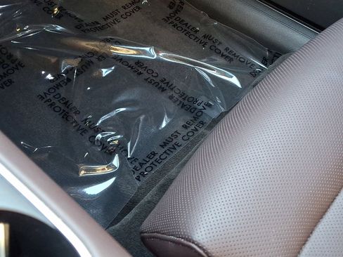 Certified 2023 Genesis GV70 2.5T w/ Advanced Package image 26