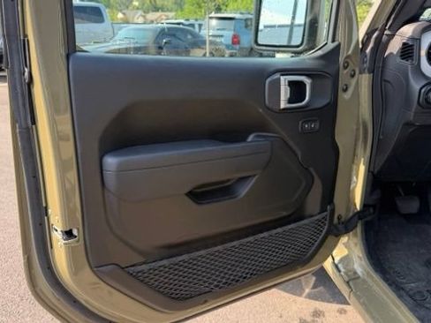 Used 2025 Jeep Wrangler Unlimited Sport AWD/4WD image 19