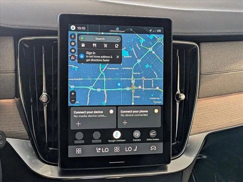 New 2026 Volvo XC90 B6 Plus w/ Protection Package Premier image 13