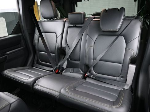 New 2025 Ford Bronco Badlands image 28