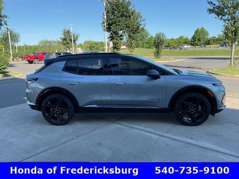 Used 2024 Chevrolet Equinox EV RS FWD image 6