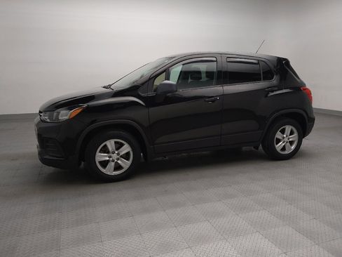 Used 2019 Chevrolet Trax LS w/ Tint and Cruise Package image 2