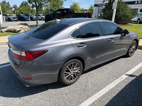 Used 2016 Lexus ES 350 w/ Navigation System Package FWD image 2