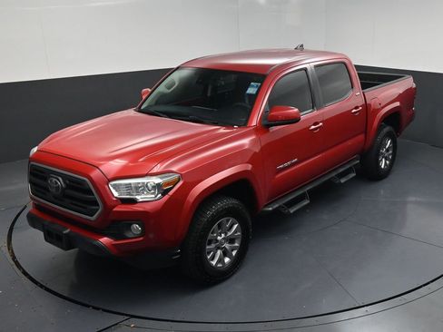 Used 2019 Toyota Tacoma SR5 RWD image 14