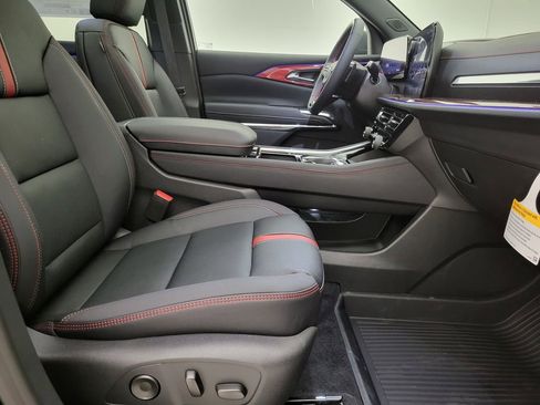 New 2026 Chevrolet Traverse RS w/ LPO, Floor Liner Package image 18