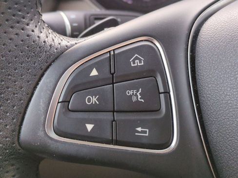 Used 2018 Mercedes-Benz GLC 300 4MATIC image 18