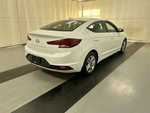 Used 2020 Hyundai Elantra SEL image 2