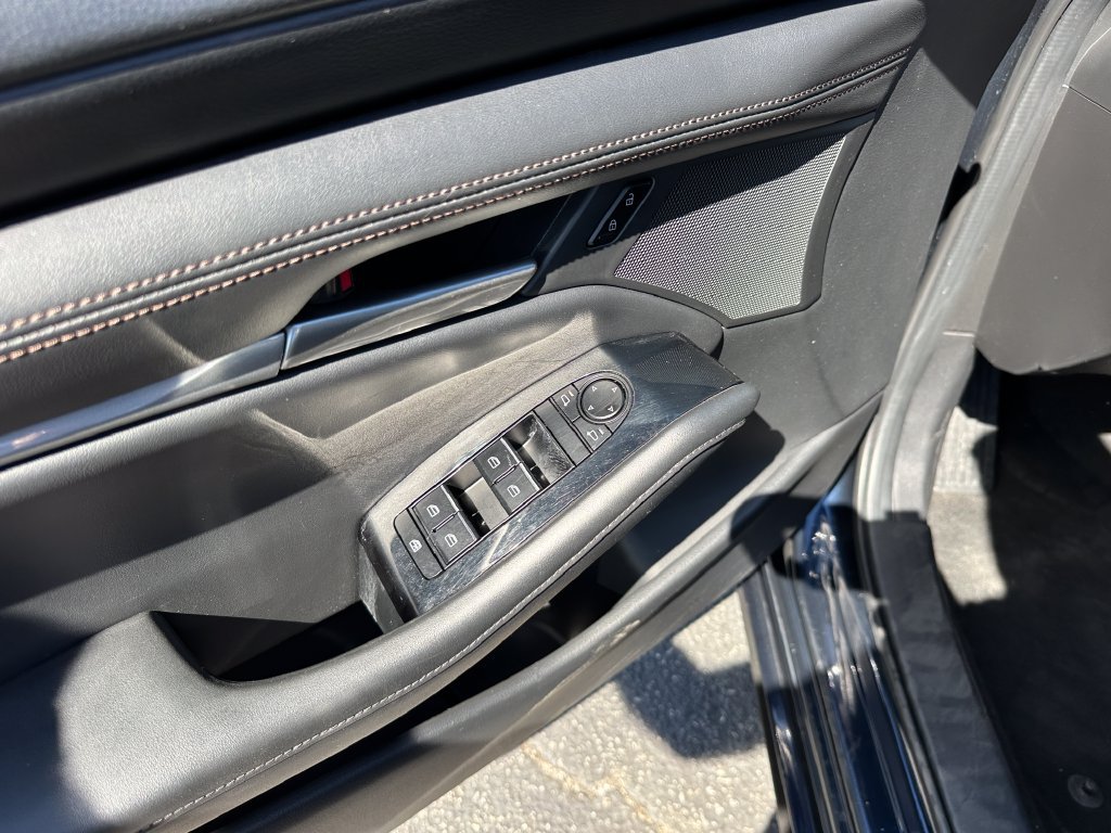 Used 2024 MAZDA MAZDA3 s FWD image 23