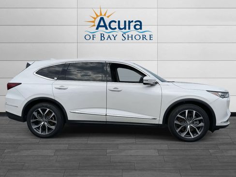 Used 2023 Acura MDX SH-AWD w/ Technology Package image 6