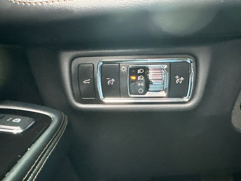 Used 2025 Lincoln Aviator Premiere image 24