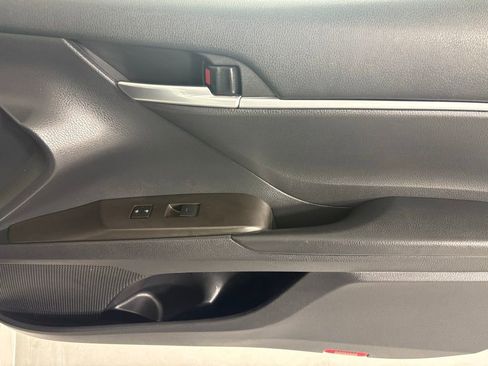 Used 2023 Toyota Camry SE FWD image 12