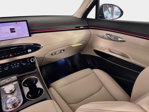 New 2027 Genesis GV70 2.5T AWD/4WD image 24