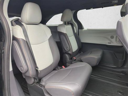 Used 2024 Toyota Sienna XSE w/ XSE Plus Package FWD image 28