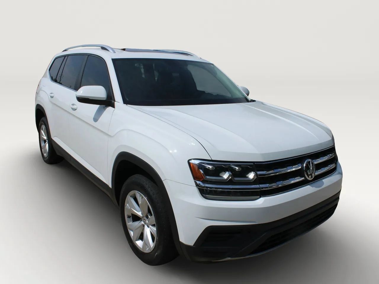 Used 2018 Volkswagen Atlas Launch Edition FWD image 12