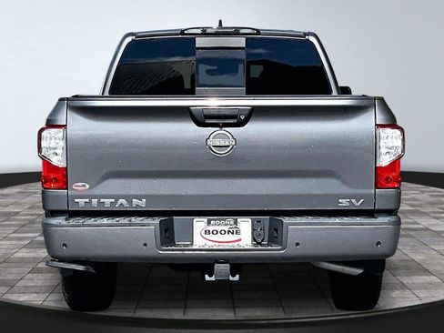 Used 2024 Nissan Titan SV w/ SV Convenience Package RWD image 4