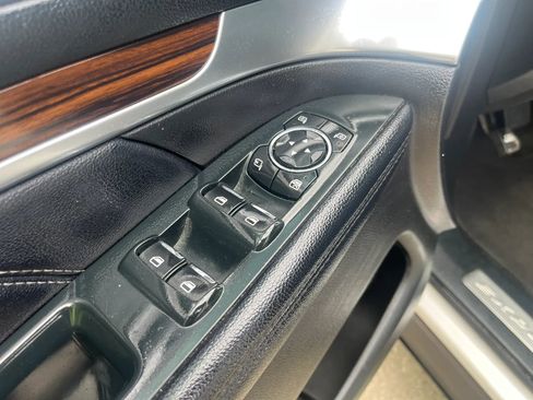 Used 2018 Ford Explorer Limited w/ Equipment Group 301A AWD/4WD image 15