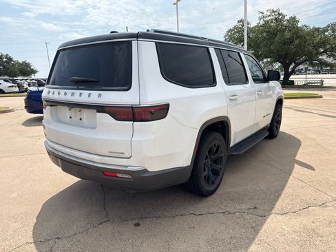 Used 2022 Jeep Wagoneer Series II AWD/4WD image 7