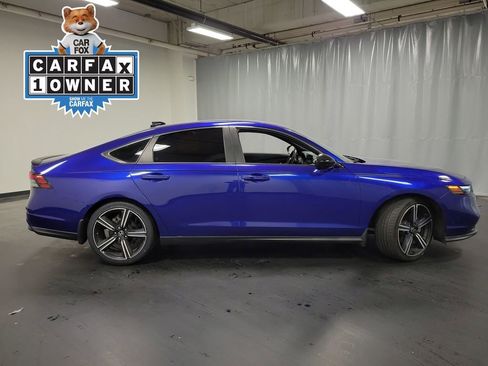 Used 2023 Honda Accord Sport image 9