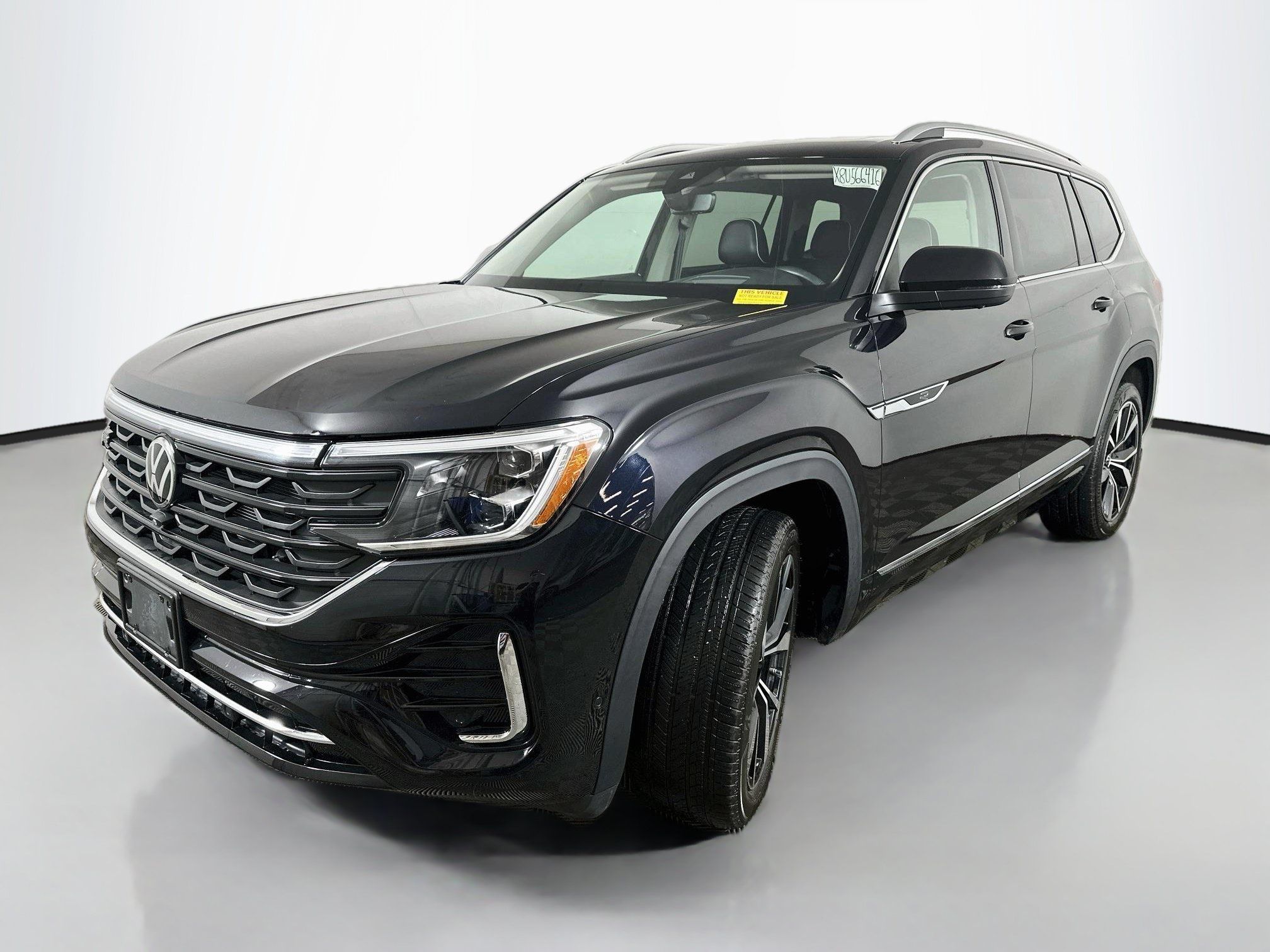 Used 2024 Volkswagen Atlas SEL Premium R-Line AWD/4WD image 3