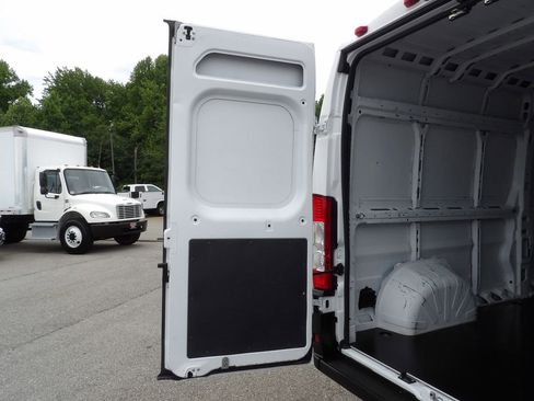 Used 2023 RAM ProMaster 2500 w/ Driver Convenience Group FWD image 40