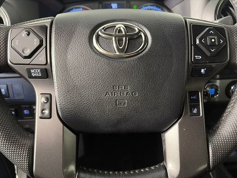 Used 2023 Toyota Tacoma TRD Off-Road image 15