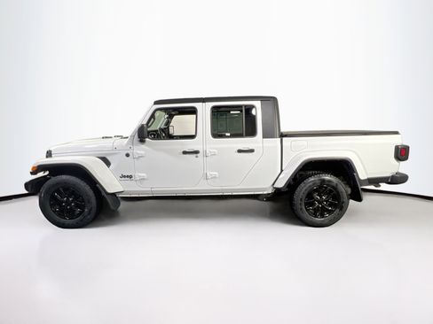 Used 2022 Jeep Gladiator Sport AWD/4WD image 8