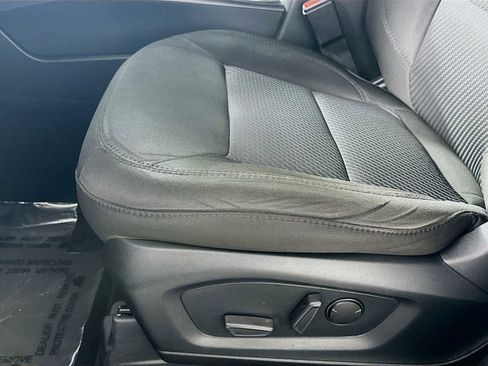 Used 2022 Ford Explorer XLT image 17