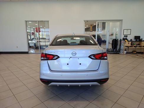 New 2025 Nissan Versa SV w/ Trunk Package FWD image 4