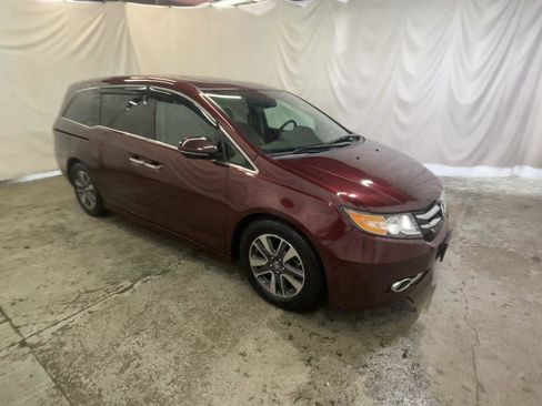 Used 2016 Honda Odyssey Touring Elite image 2