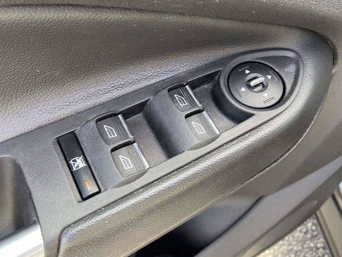Used 2015 Ford Escape SE w/ Equipment Group 201A FWD image 18