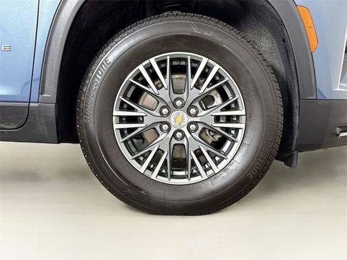 Used 2024 Chevrolet Traverse LS FWD image 38