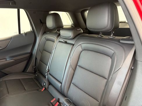 New 2027 Chevrolet Equinox LT w/ Convenience Package II FWD image 32