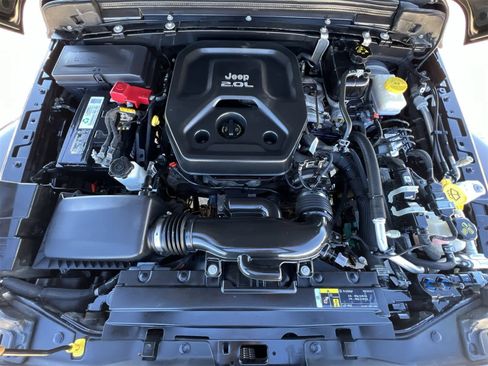 Used 2020 Jeep Wrangler Unlimited Sahara w/ Uconnect 4C Nav & Sound Group image 15