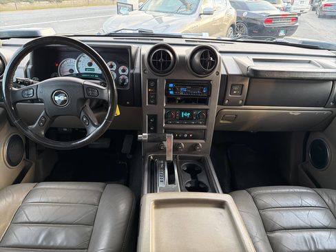 Used 2004 HUMMER H2 w/ Preferred Equipment Group image 18