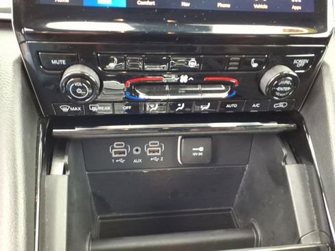 Certified 2023 Jeep Grand Cherokee Limited AWD/4WD image 24