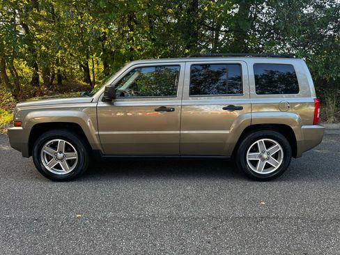 Used 2007 Jeep Patriot Sport image 2