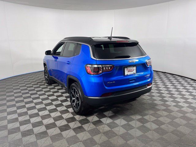 Used 2026 Jeep Compass Limited AWD/4WD image 5