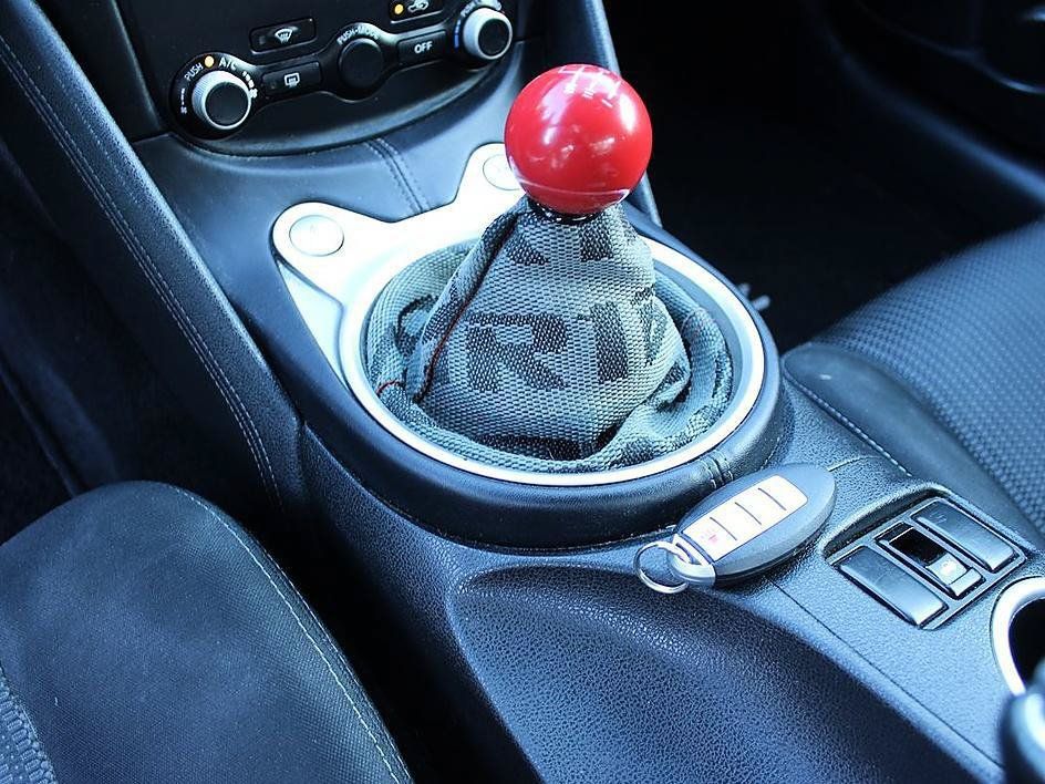 Used 2018 Nissan 370Z Coupe RWD image 14