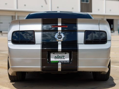 Used 2006 Ford Mustang GT Premium RWD image 10