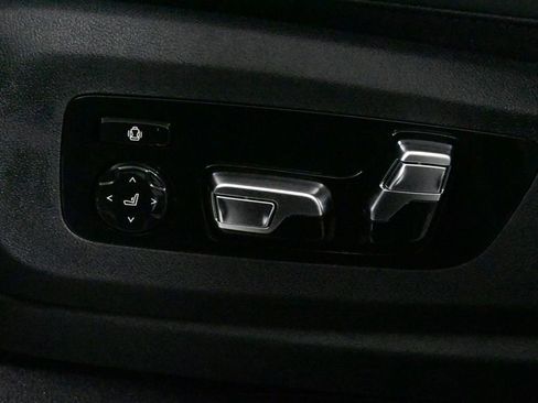 Used 2025 BMW X7 xDrive40i w/ Premium Package image 29