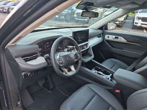 New 2026 Ford Explorer Active w/ Active Comfort Package image 12