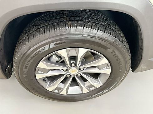 Used 2025 Chevrolet Equinox LT w/ Safety and Technology Package image 34