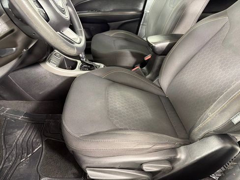 Used 2018 Jeep Compass Sport FWD image 10