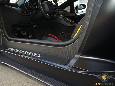Used 2021 Lamborghini Aventador SVJ image 26