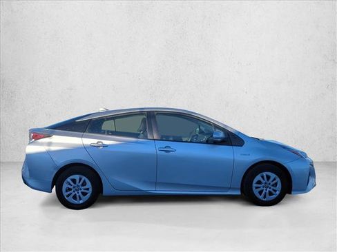 Used 2017 Toyota Prius Two image 4
