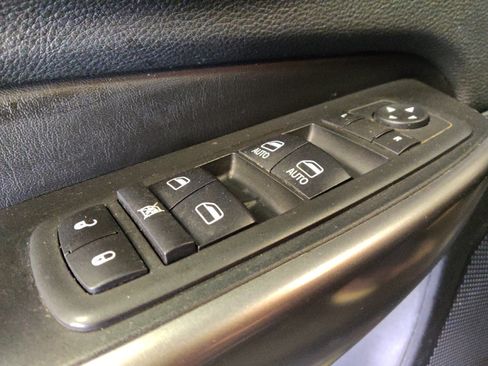 Used 2020 Jeep Cherokee Latitude Plus FWD image 27
