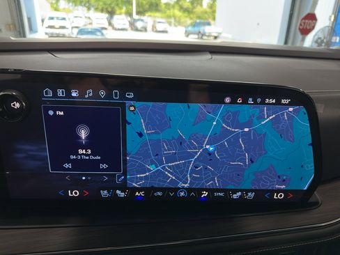 New 2025 Chevrolet Suburban Premier image 18