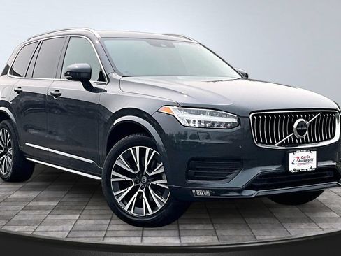 Used 2022 Volvo XC90 T5 Momentum w/ Climate Package AWD/4WD image 3