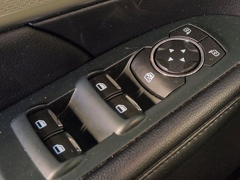 Used 2018 Ford Explorer XLT w/ Equipment Group 202A image 27